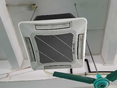 專(zhuān)業(yè)回收舊設(shè)備空調(diào)電器制冷機(jī)收購(gòu) 商用風(fēng)管機(jī)回收酒店商超用