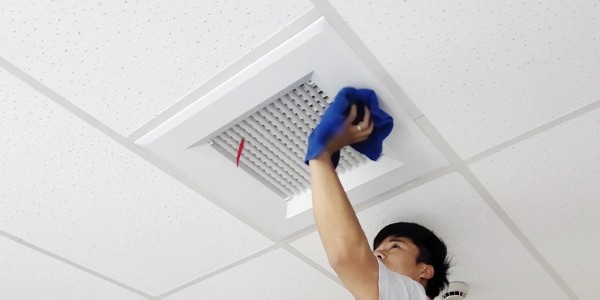 疫情期間，展廳中央空調清洗需要特別注意，過濾網、蒸發器、送風安裝和過濾網散片等地方的消毒清洗工作要多加留意進。