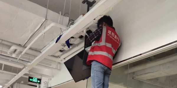 辦公樓中央空調內機外機清洗保養(yǎng)