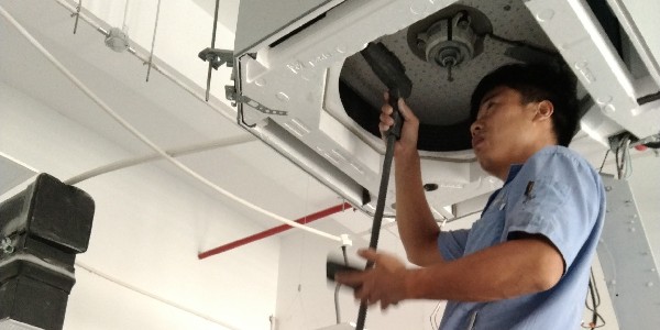 中央空調(diào)漏水原因分析