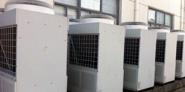 如何應對校園出現“天價”熱水？空氣能熱水器讓師生用水更安心！