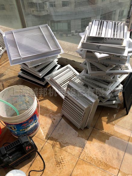 辦公樓中央空調濾網清洗圖： 金安大廈辦公樓清洗保養工程 上海辦公樓中央空調維保清洗